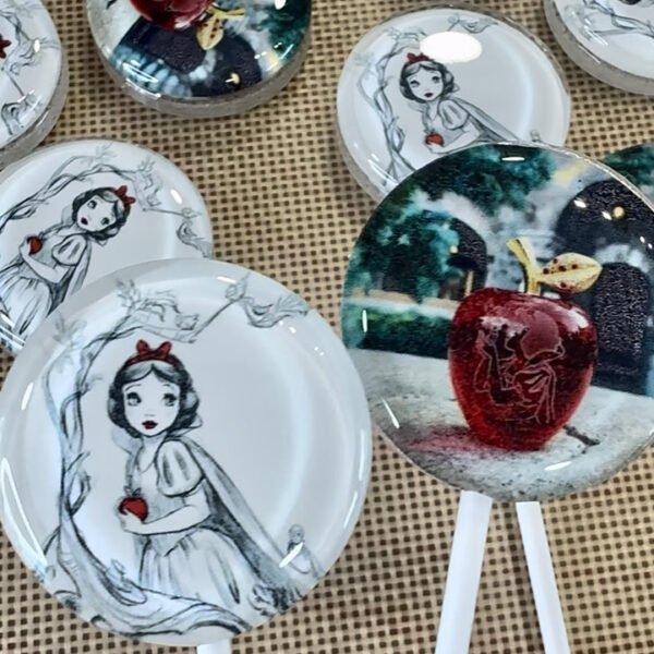 Piruleta de 4 cm con papel comestible dentro